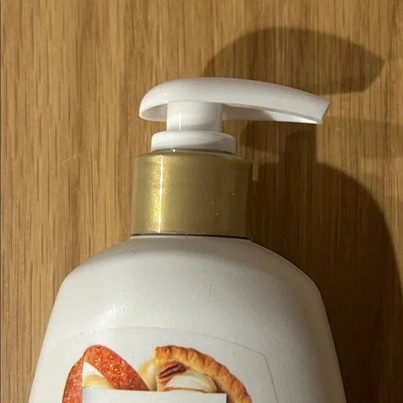 Dove Nourishing Hand Wash Set - Cinnamon Pumpkin Pie & Peppermint Bark - Picture 3 of 16